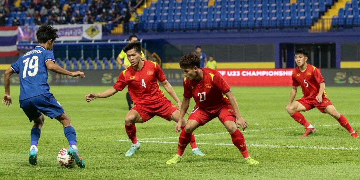 Vietnam edge Thailand as both advance to semi-finals