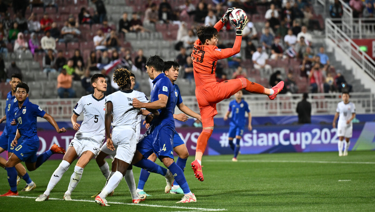 Images - Group F: Thailand V Kyrgyz Republic