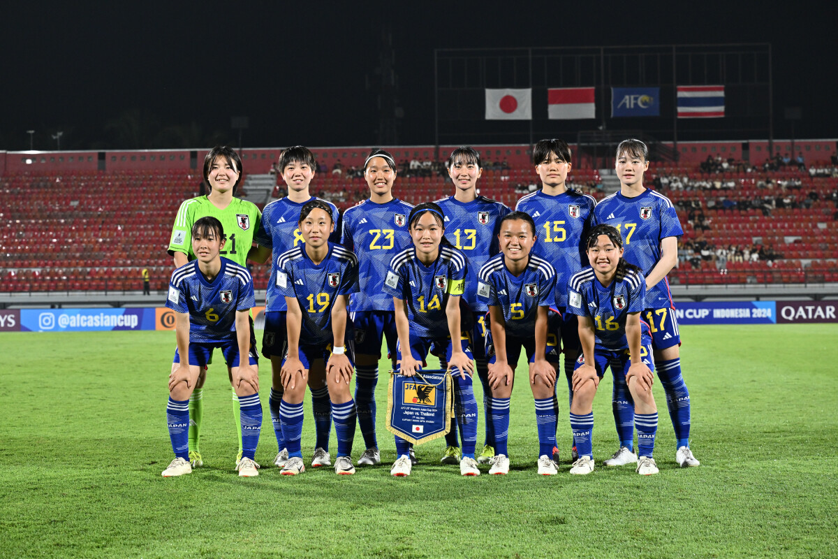 Images - Group B: Japan V Thailand