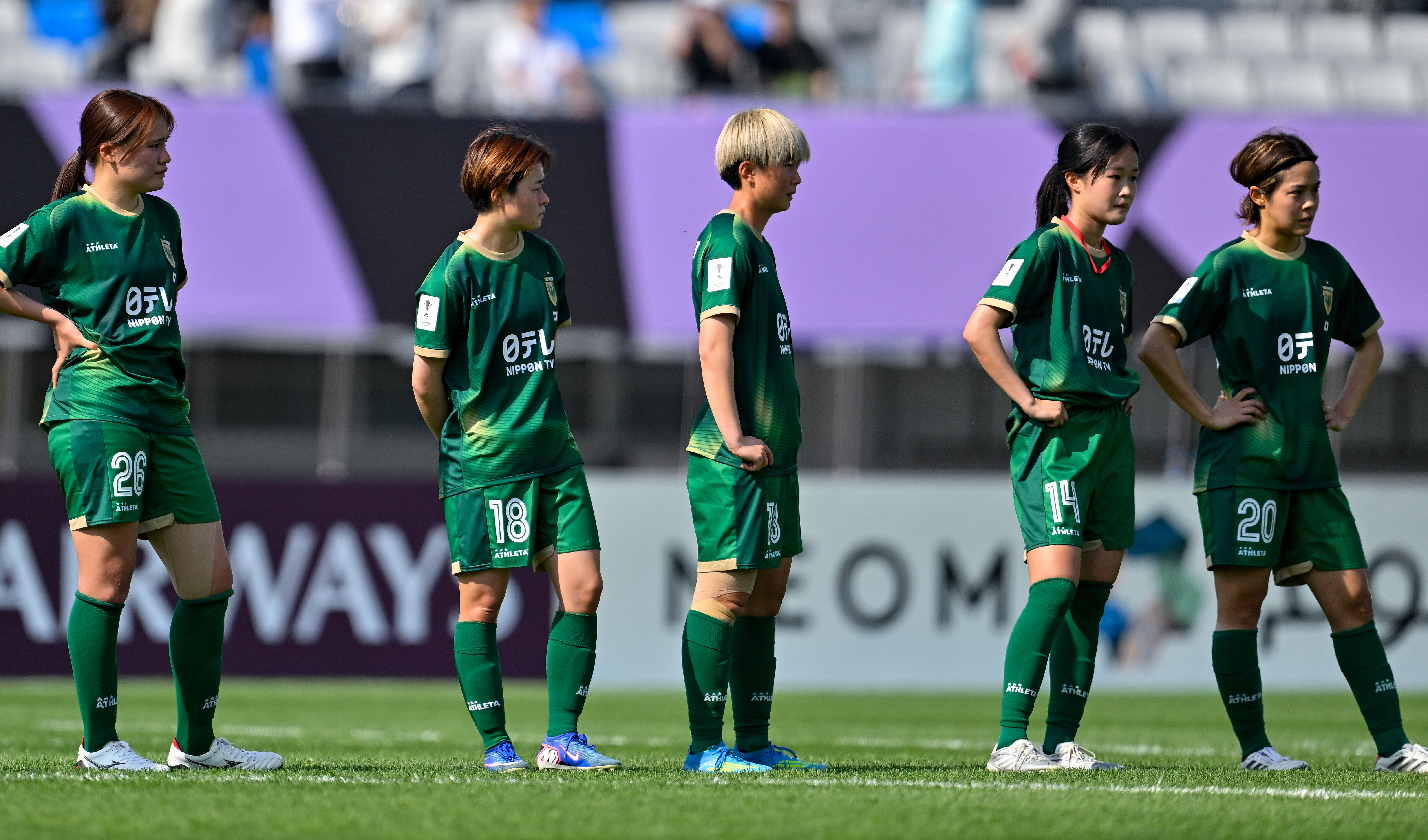 Futbolistas de Tokyo Verdy Beleza tras la derrota en la final de la AFC Women’s Champions League 2025/26