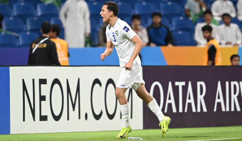 Arab Menangis Kalah 0-2 Lawan Uzbek, Tak Mampu Manfaatkan 2 Kartu Merah Uzbek konten gambar