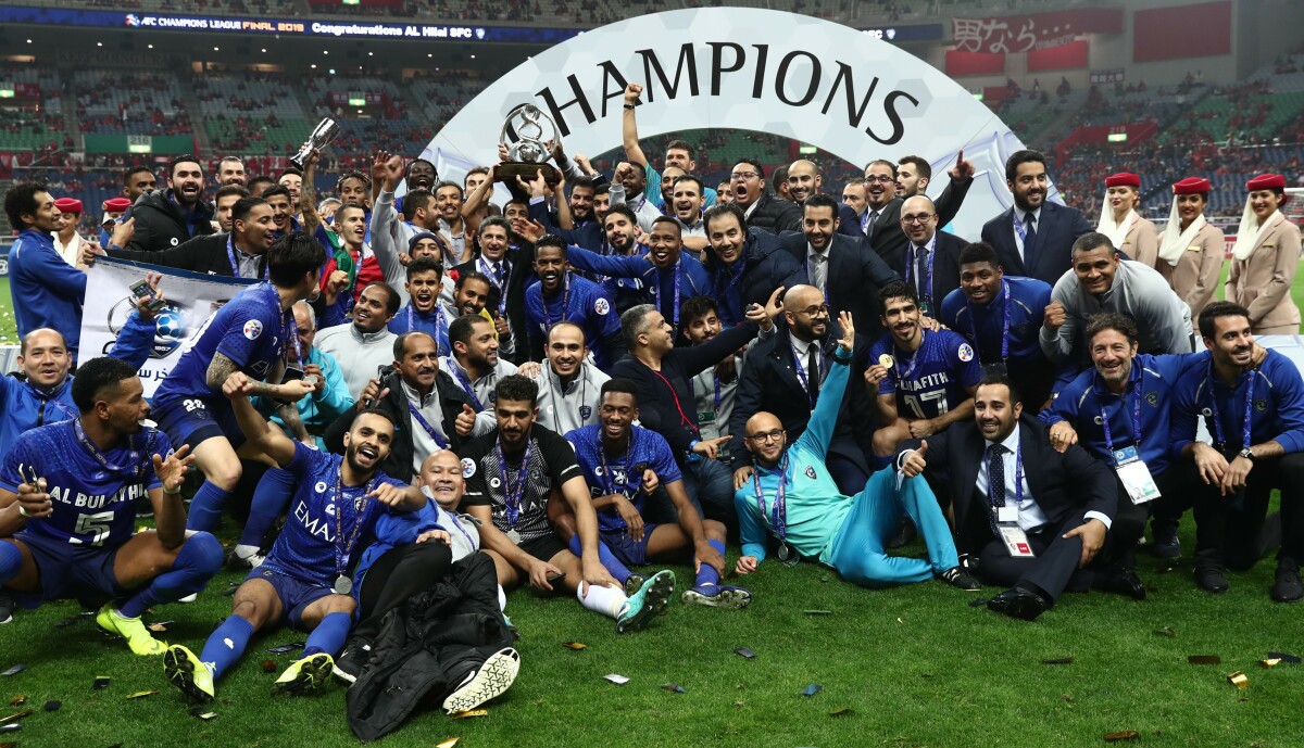 Champions of Asia! – Al Hilal SFC lift AFC Champions League 2021 trophy. 