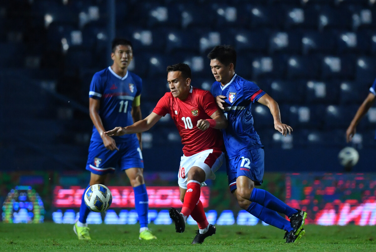 Indonesia defeat Chinese Taipei to close in on place in final round of