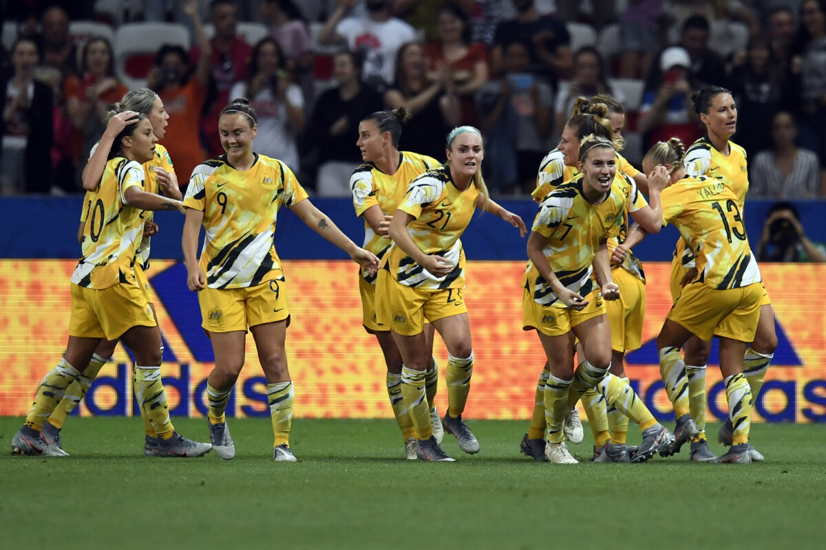 Matildas: Australia's women footballers get equal pay