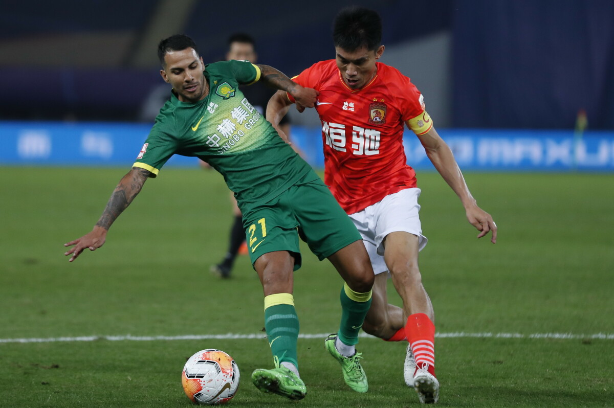 beijing-guangzhou-evergrande-share-spoils-to-leave-csl-semi-final